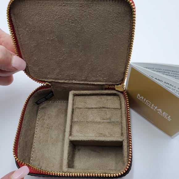 Michael Kors small jewelry box Scarlet NWOT - Picture 3 of 3